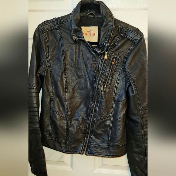 Hollister faux leather jacket in a women's size medium - Picture 1 of 4